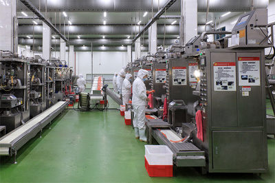 迎风而砺 “企”心拼 新希望六和拉满产能 守护火腿肠货架不空