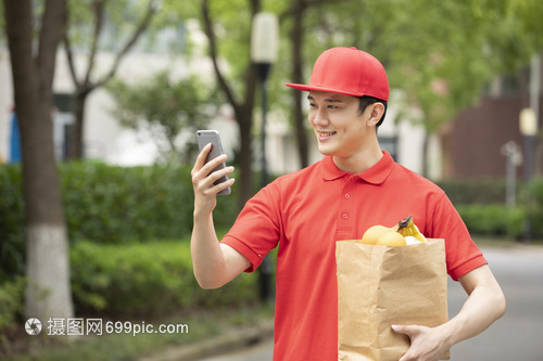 从“打电话配送”到“装卸服务” 快递小哥的角色蜕变与价值延伸